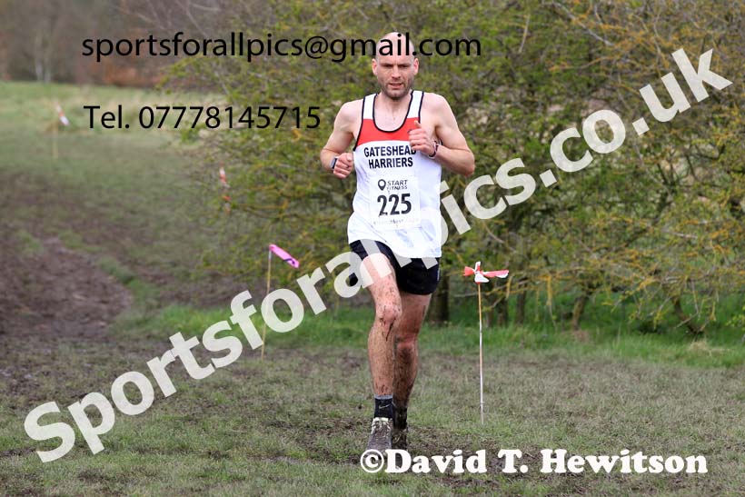 Men 35 to 60 in the 2023 BMAF Cross Country Champs., Wallsend. Photo: David T. Hewitson/Sports for All Pics